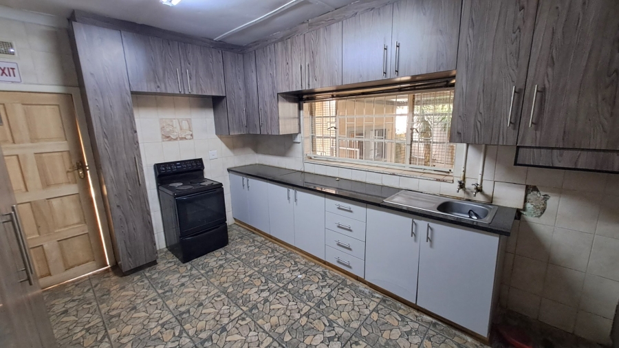 7 Bedroom Property for Sale in Willows Free State